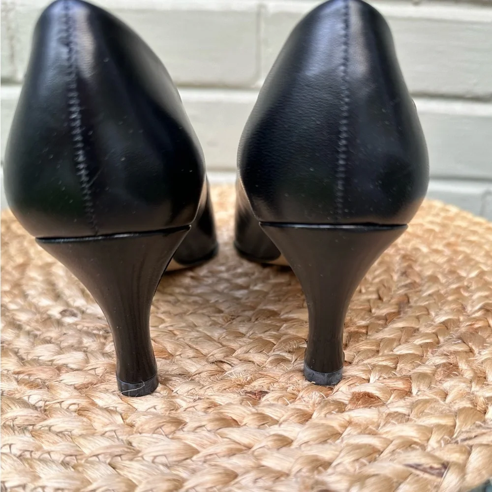 Etienne Aigner Zurich Black Leather Pumps NWOT - Picture 9 of 16